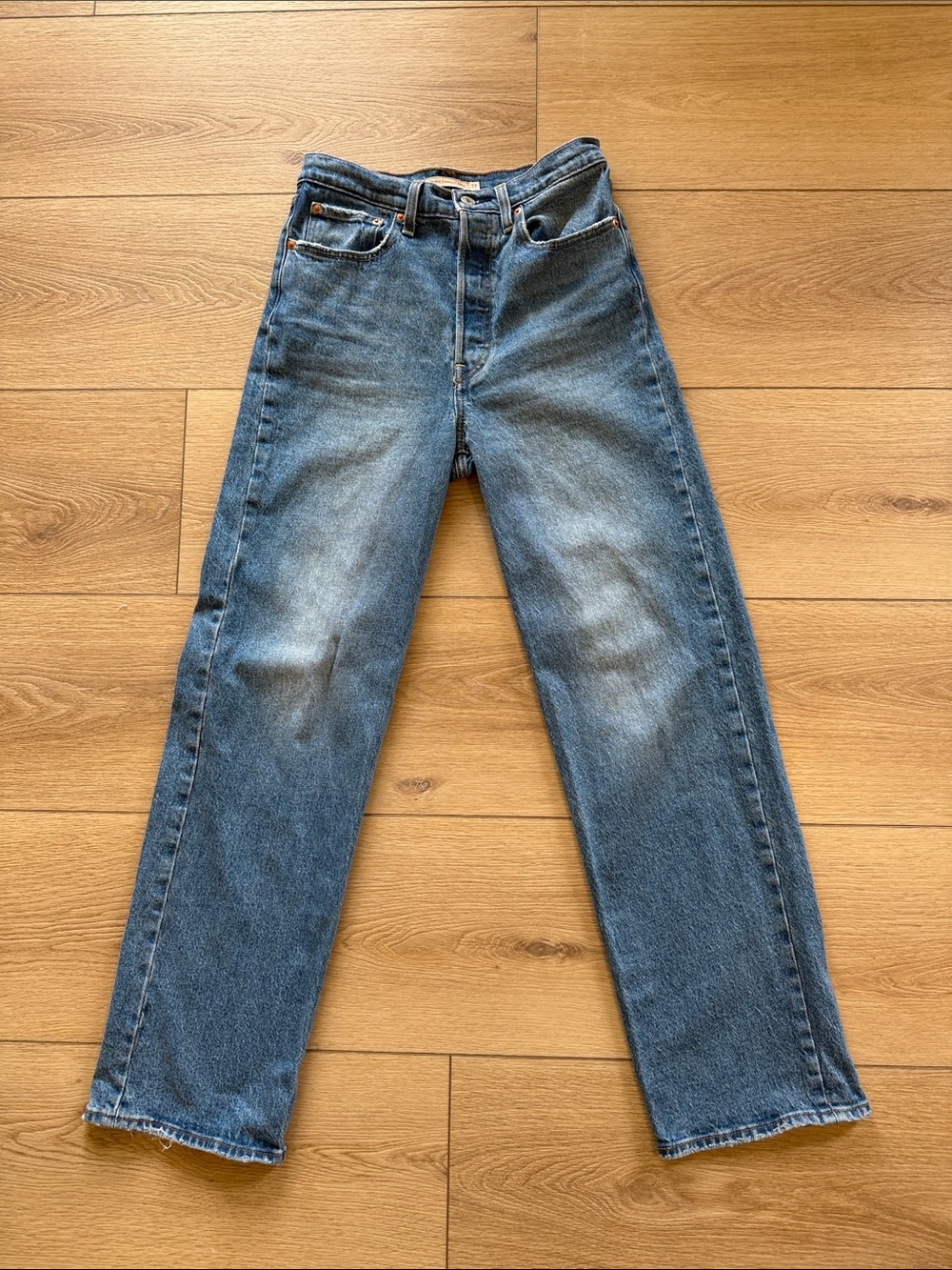 Levi’s Ribcage Straight Ankle Jeans Medium Wash size 27